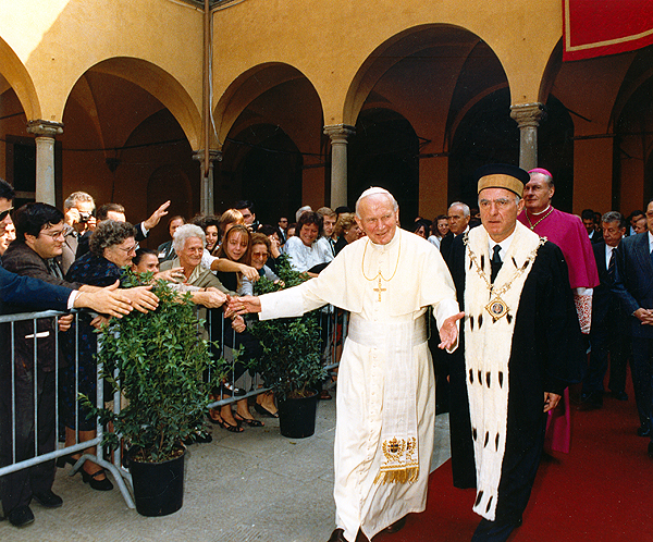 1989 - Visita ufficiale di Papa Giovanni Paolo II | Sistema